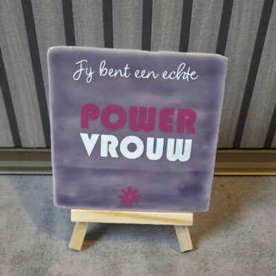 10 x 10 cm Powervrouw tegel paars