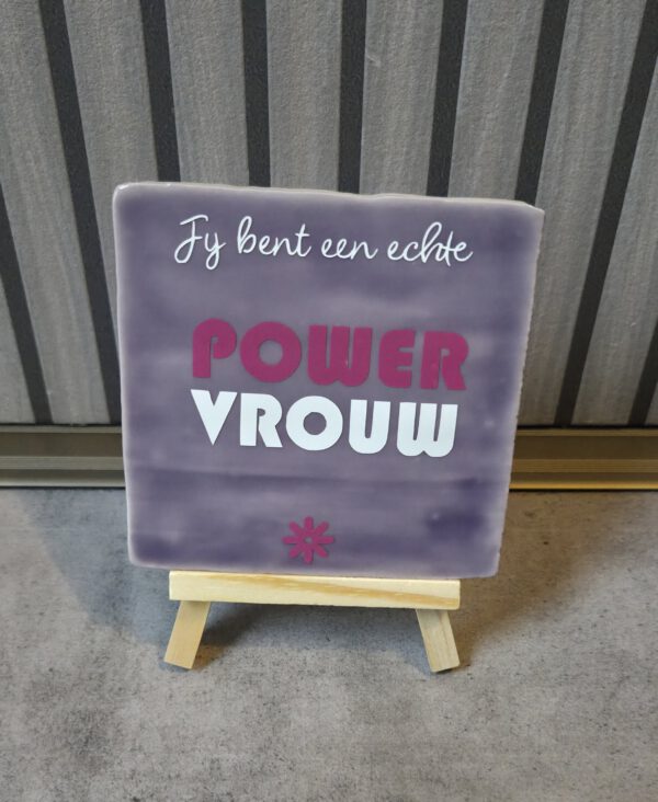 10 x 10 cm Powervrouw tegel paars