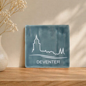 keramische tegel met tekst ‘Deventer skyline', persoonlijk cadeau of woondecoratie