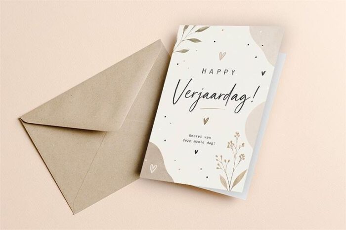 Dubbele kaart inclusief envelop
Happy verjaardag