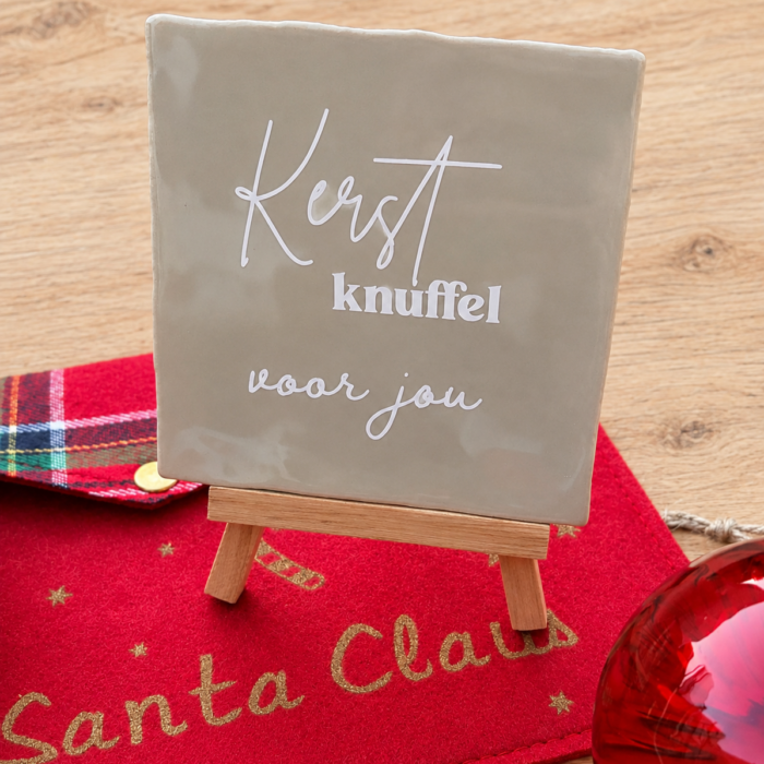Kerstknuffel tegel beige-wit